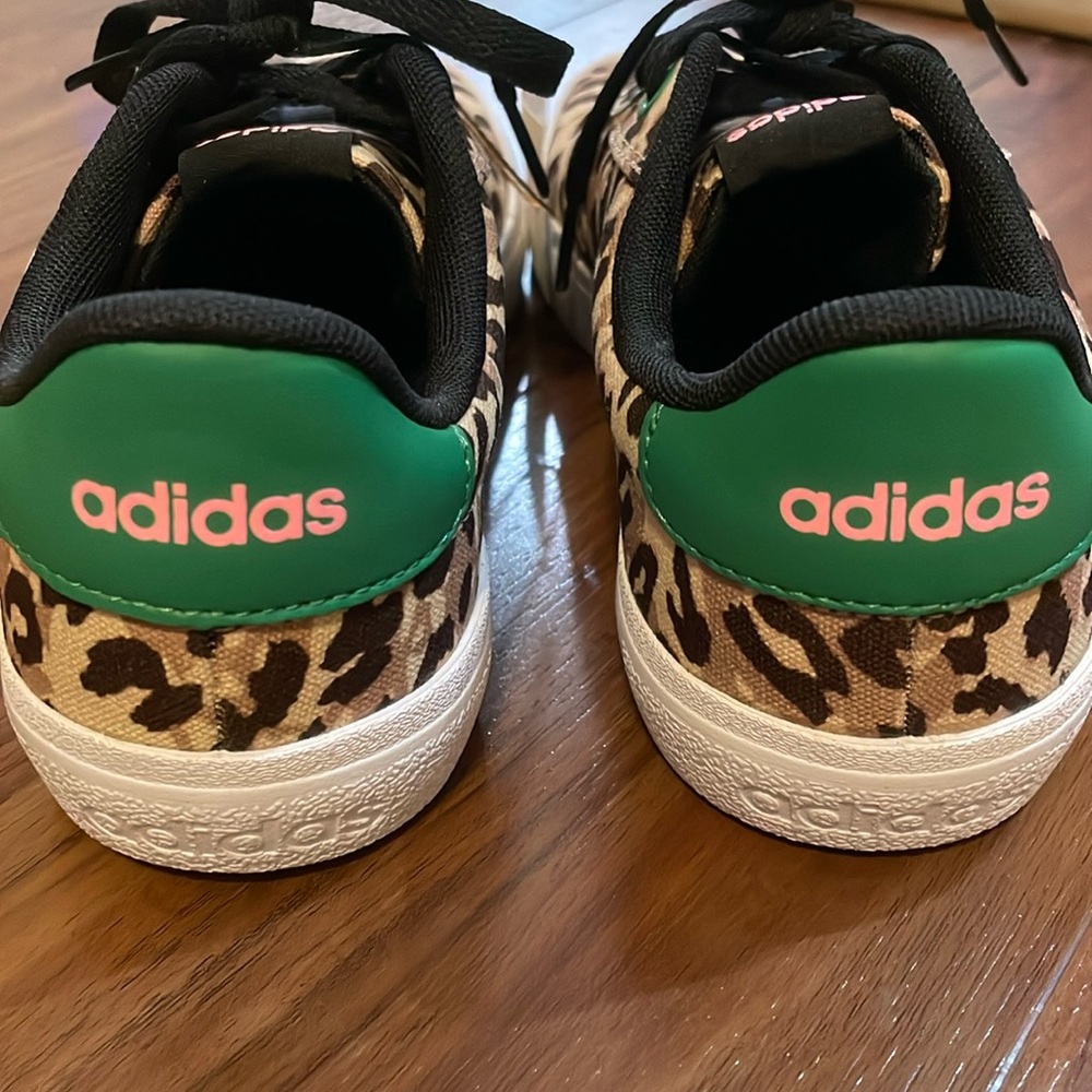 Adidas Sneaker Girls Sz 5